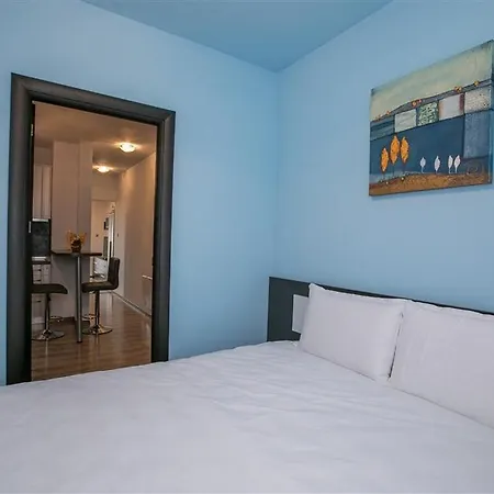 в есента идва с топлина, слънце и златна светлина Apartamento Sandanski