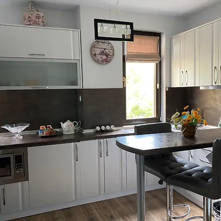 Elegant Apartment Near The Park & Mountain View Lägenhet