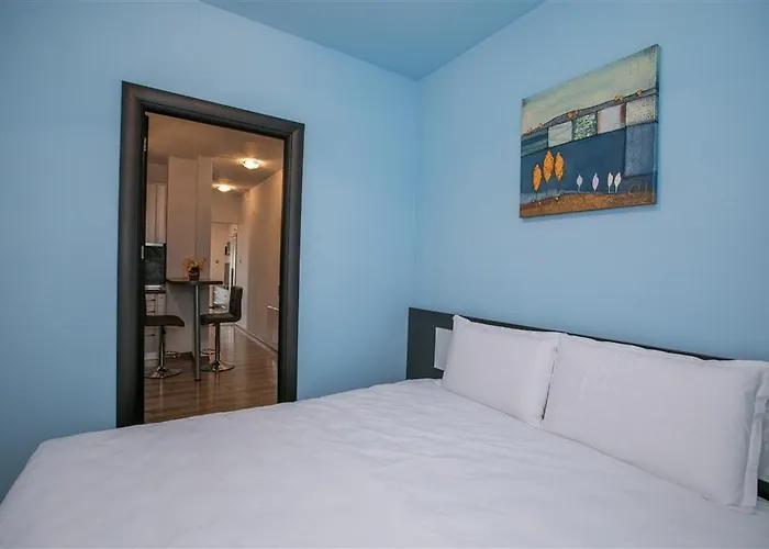 в есента идва с топлина, слънце и златна светлина شقة ساندانسكي